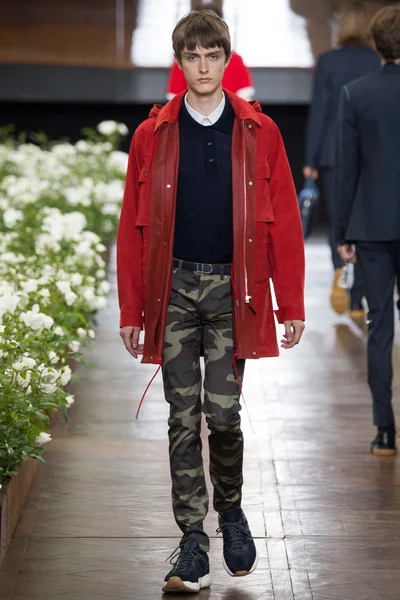 Look 14